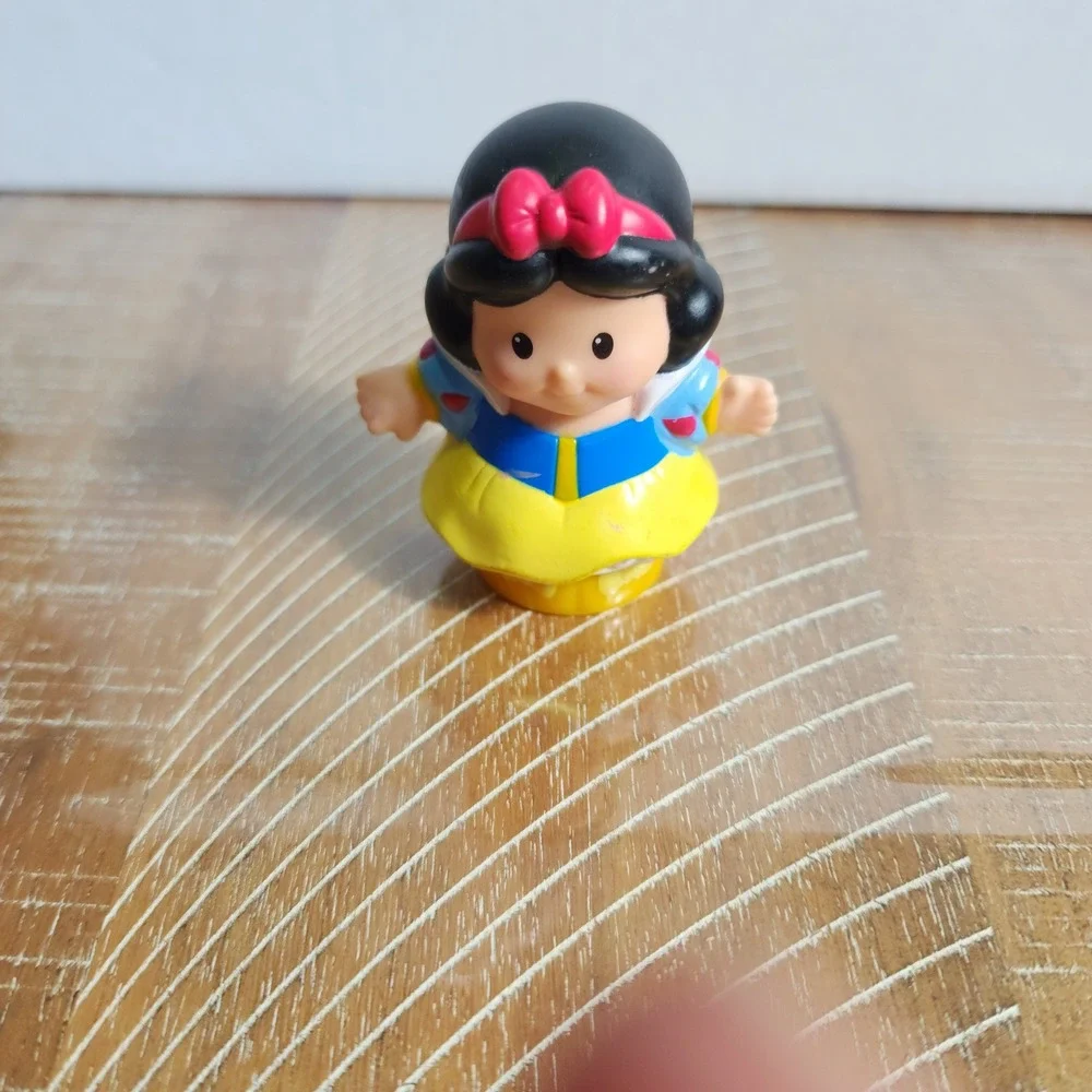 Fisher-Price Little People Disney Princess Snow White Figure 2012 Mattel Toy